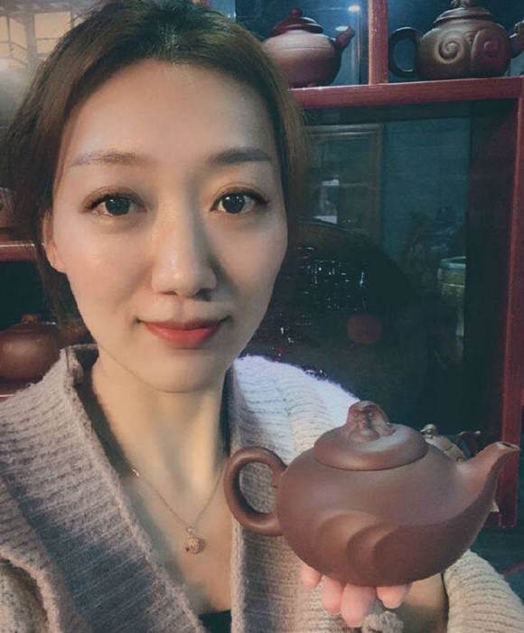 紫砂艺人朱春燕，工艺美术师
