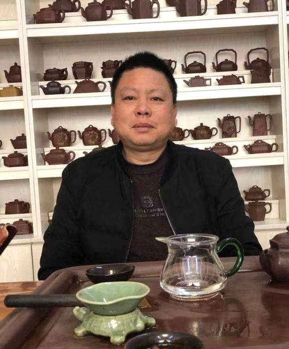 紫砂艺人朱树刚，民间实力派