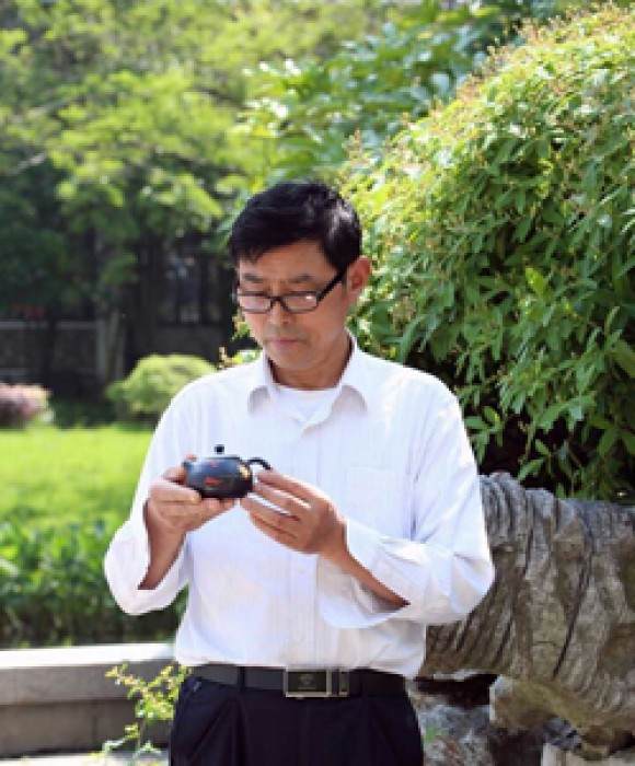 紫砂艺人朱永才，高级工艺美术师