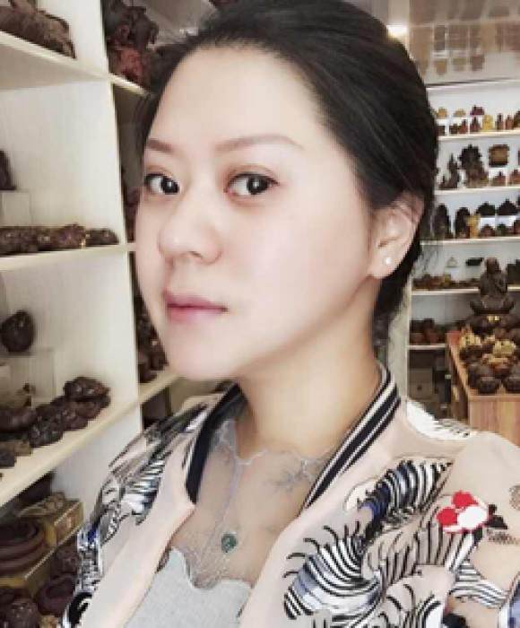 紫砂艺人朱琪，高级工艺美术师