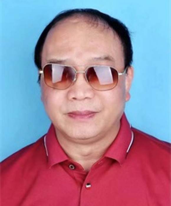 紫砂艺人朱维平，高级工艺美术师