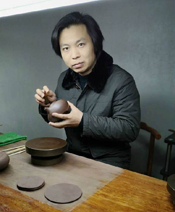 紫砂艺人朱陶军，工艺美术师