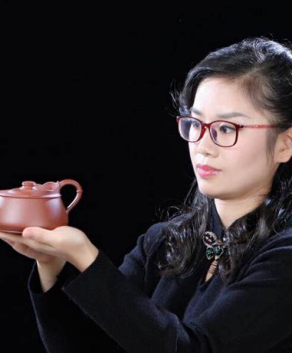 紫砂艺人李丹，工艺美术师