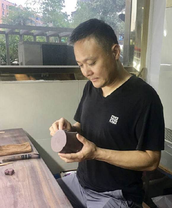 紫砂艺人李云宏，助理工艺美术师