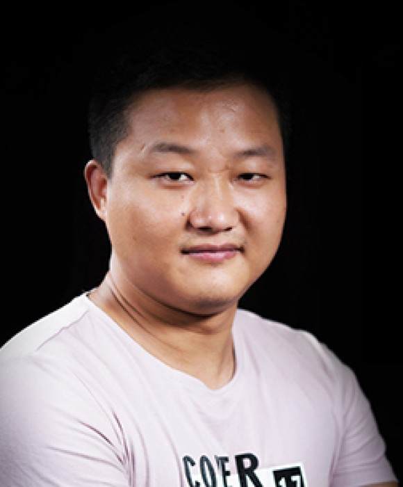 紫砂艺人李元朋，工艺美术员