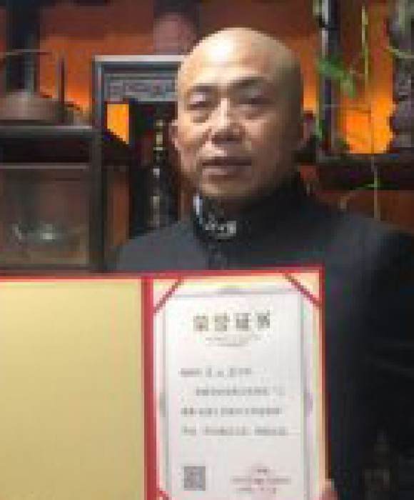 紫砂艺人李四清，工艺美术师