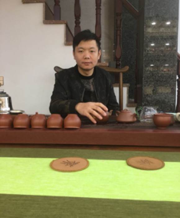 紫砂艺人李国忠，工艺美术师