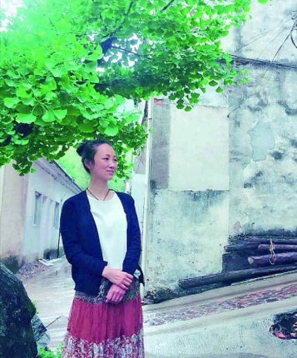 紫砂艺人李姣，助理工艺美术师