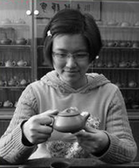 紫砂艺人李娅，工艺美术师