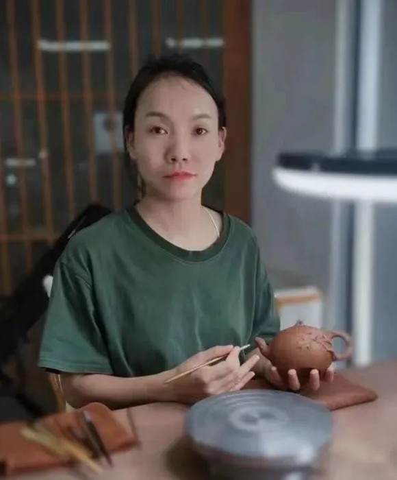 紫砂艺人李娜娜，民间实力派