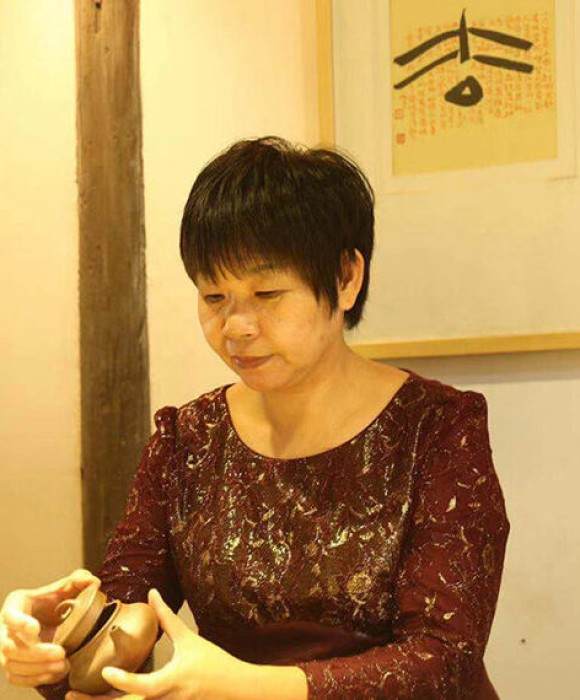 紫砂艺人李孟华，工艺美术师