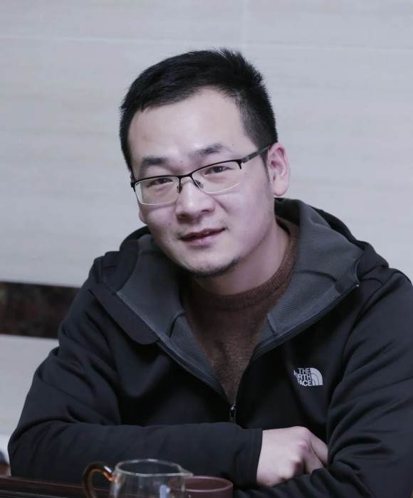紫砂艺人李宏，助理工艺美术师