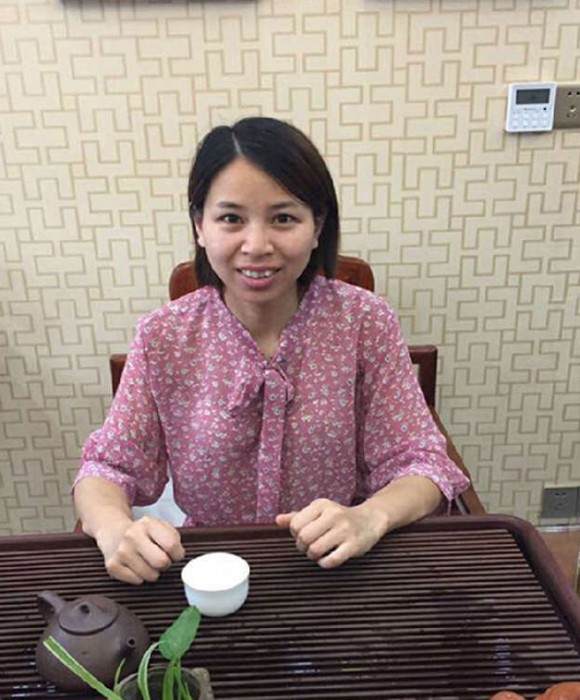 紫砂艺人李小勤，工艺美术师