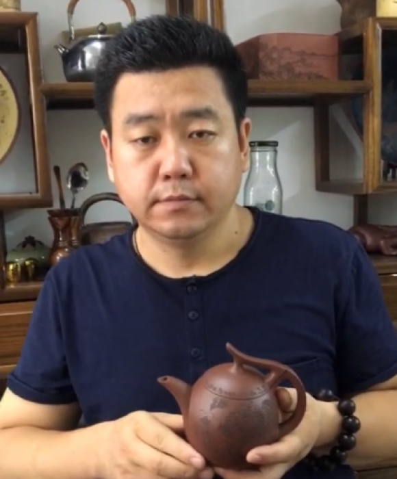 紫砂艺人李彦雄，高级工艺美术师