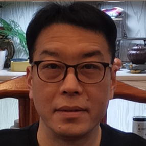 紫砂艺人李志鑫，高级工艺美术师