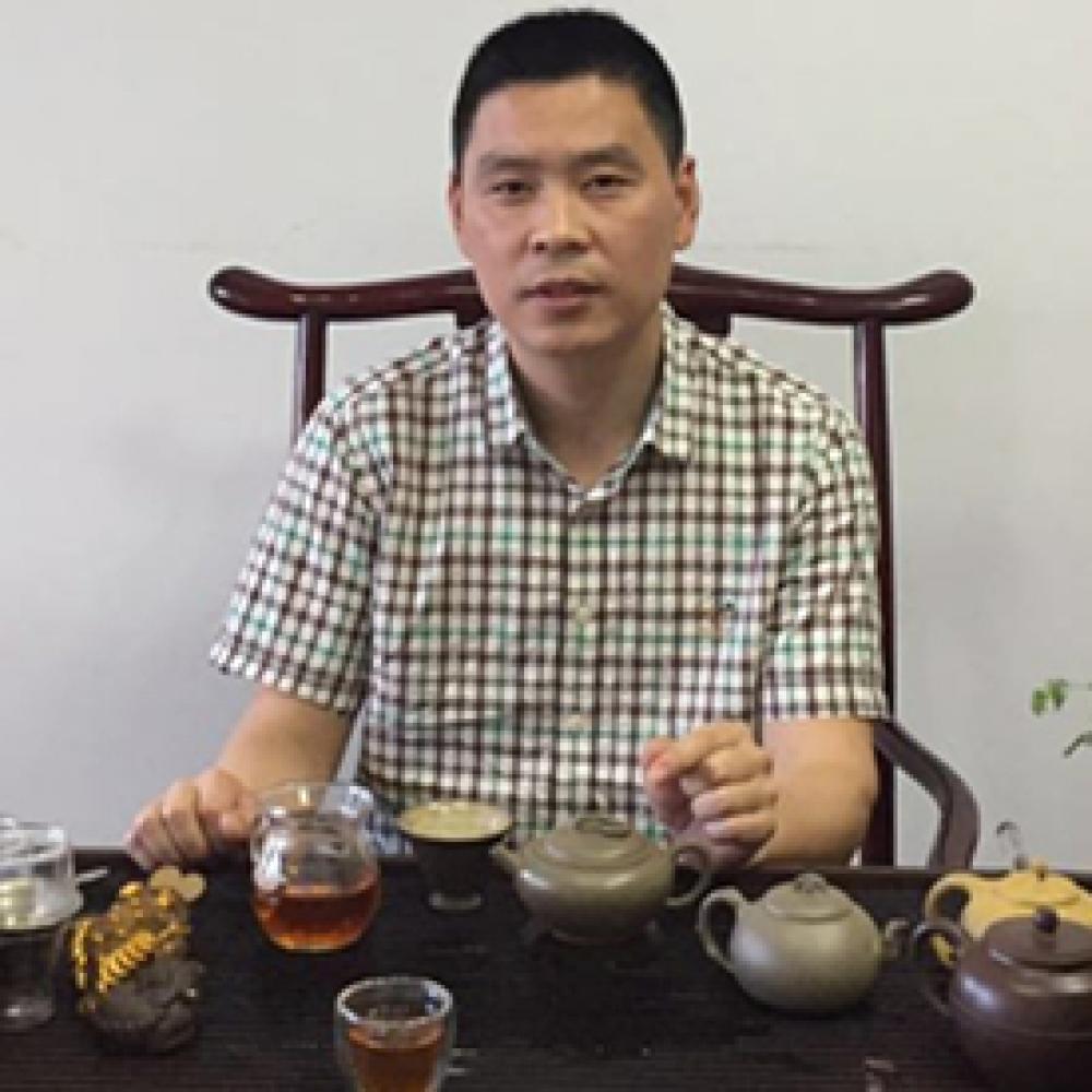 紫砂艺人李惠强，高级工艺美术师