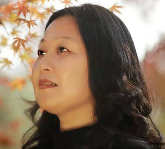 紫砂艺人李文君，工艺美术师