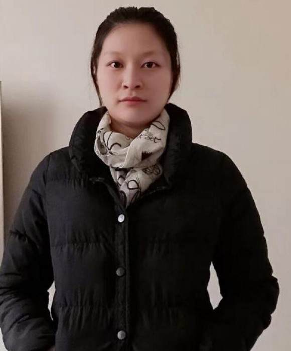 紫砂艺人李梦恬，助理工艺美术师