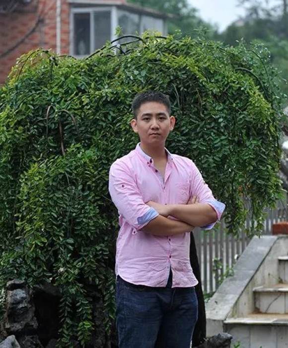 紫砂艺人李涛，助理工艺美术师