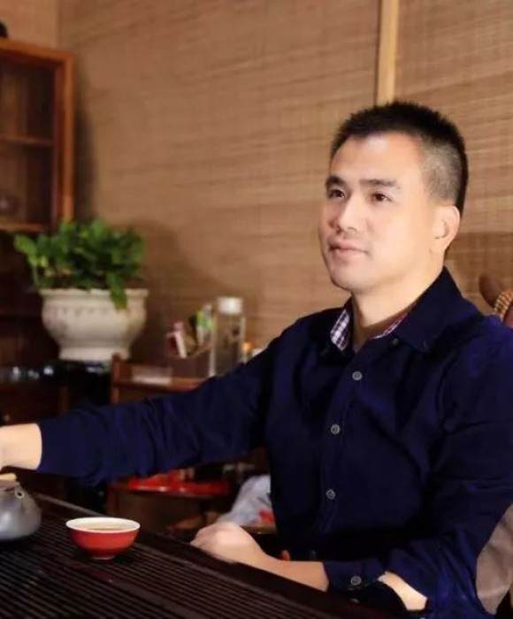 紫砂艺人李科峰，工艺美术员