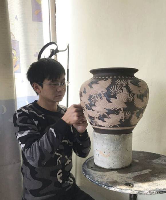 紫砂艺人李翔，助理工艺美术师