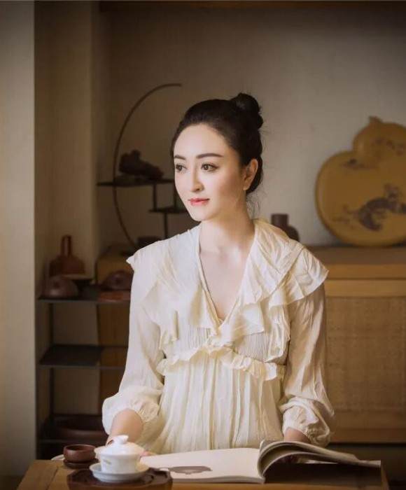 紫砂艺人李茹，助理工艺美术师