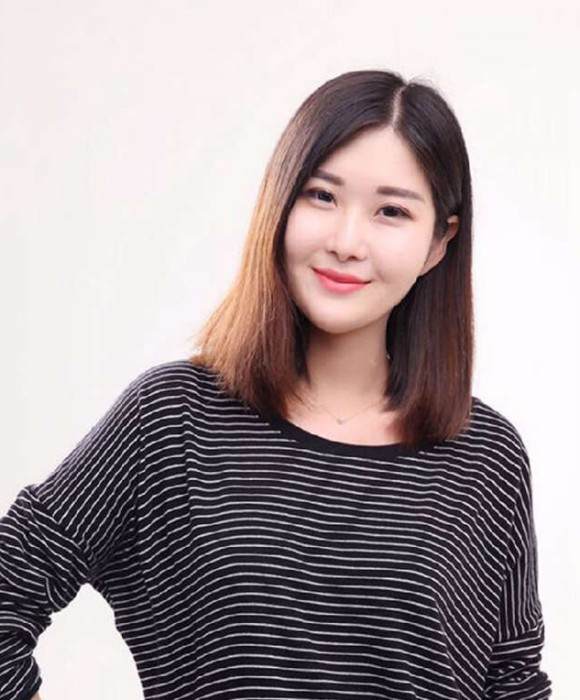 紫砂艺人李霓霓，助理工艺美术师