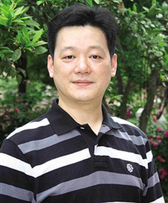 紫砂艺人束群，正高级工艺美术师