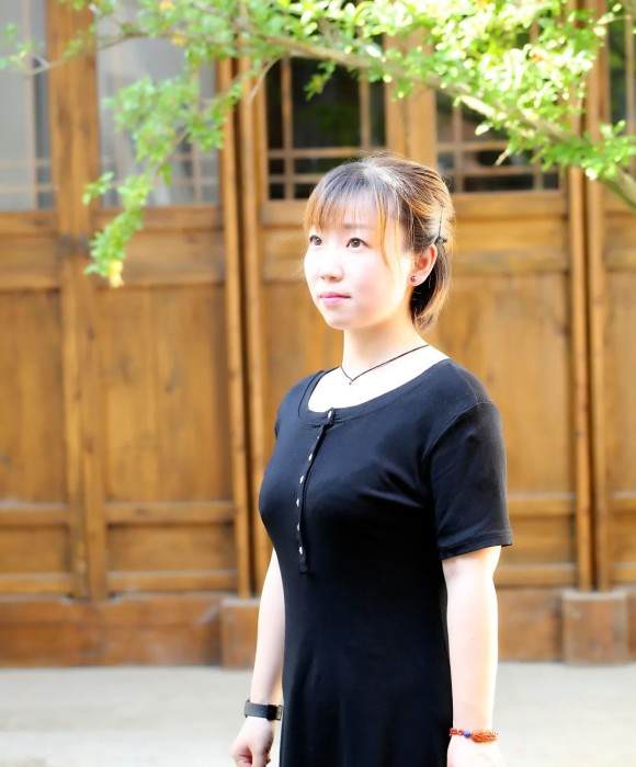 紫砂艺人杨丽娟，助理工艺美术师