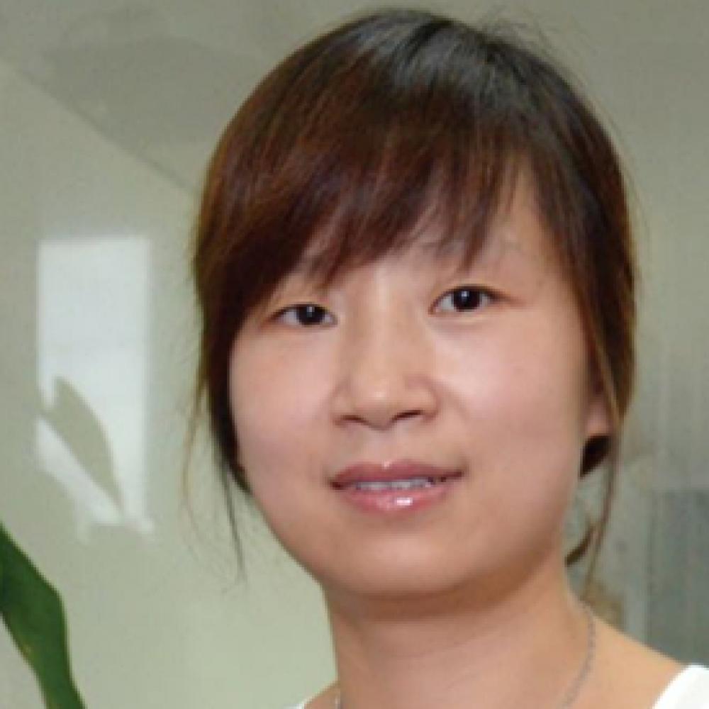紫砂艺人杨丽萍，正高级工艺美术师