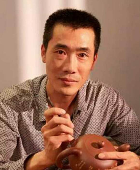 紫砂艺人杨义涛，助理工艺美术师