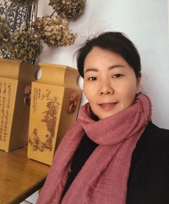紫砂艺人杨国琴，高级工艺美术师