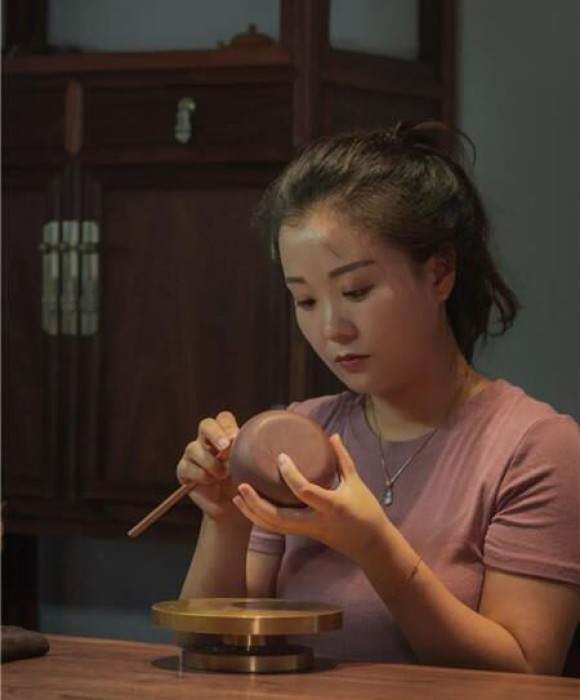 紫砂艺人杨娇，工艺美术师
