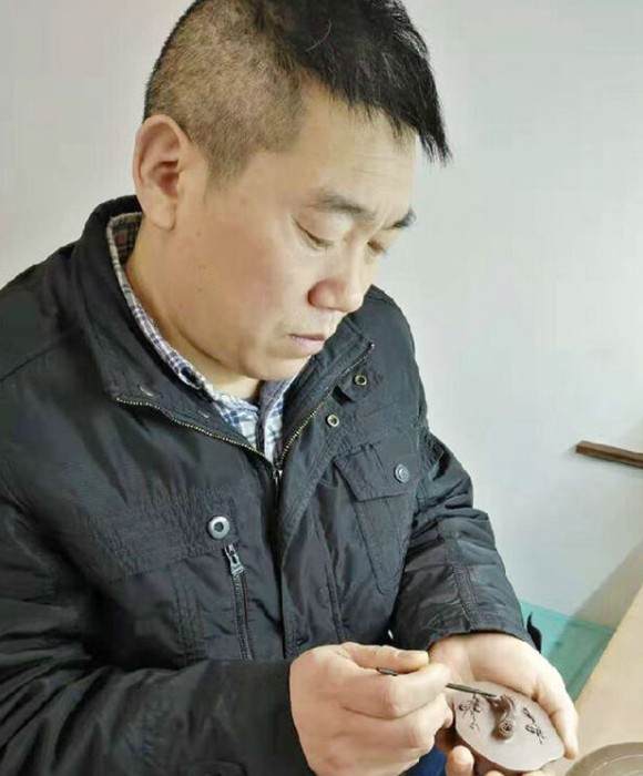 紫砂艺人杨景义，工艺美术师