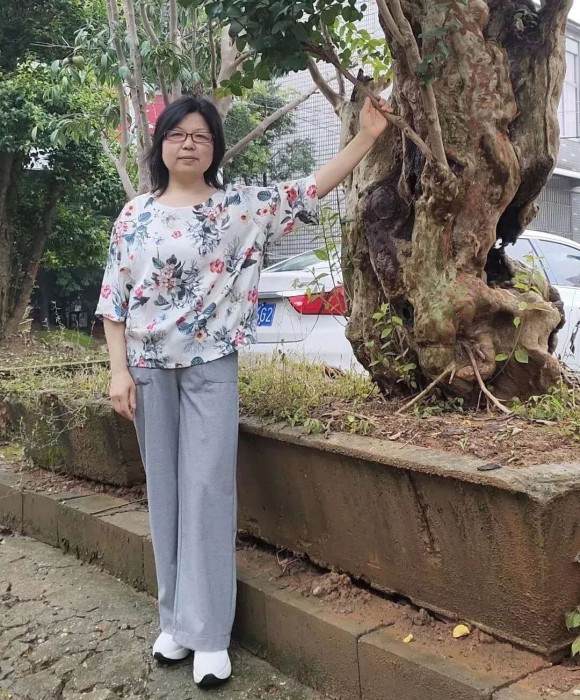 紫砂艺人杨梅，工艺美术员