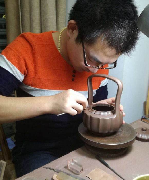 紫砂艺人杨磊，工艺美术师