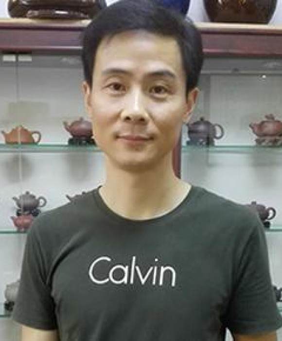 紫砂艺人杨立平，工艺美术师