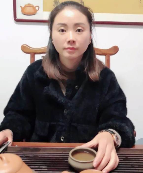 紫砂艺人杨菲菲，助理工艺美术师