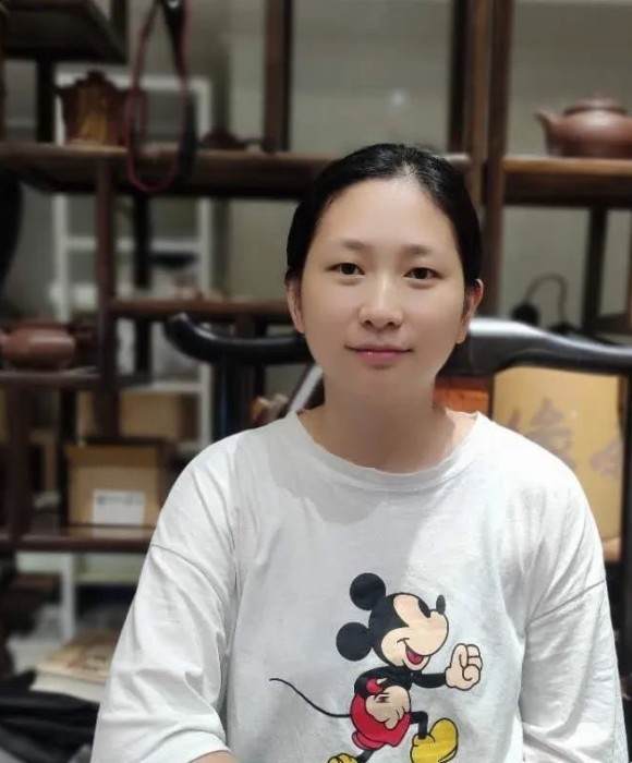 紫砂艺人杨菲，工艺美术师