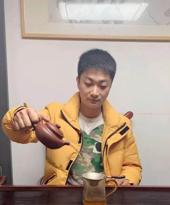 紫砂艺人杨阳，助理工艺美术师