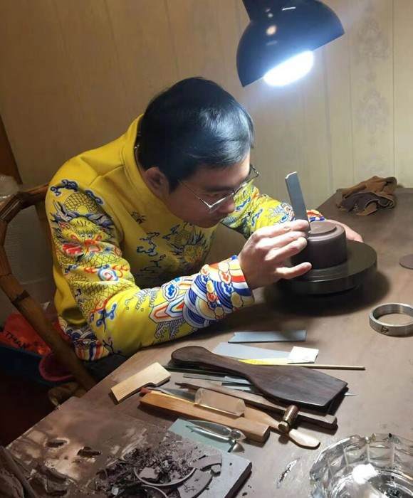 紫砂艺人杨飞，助理工艺美术师