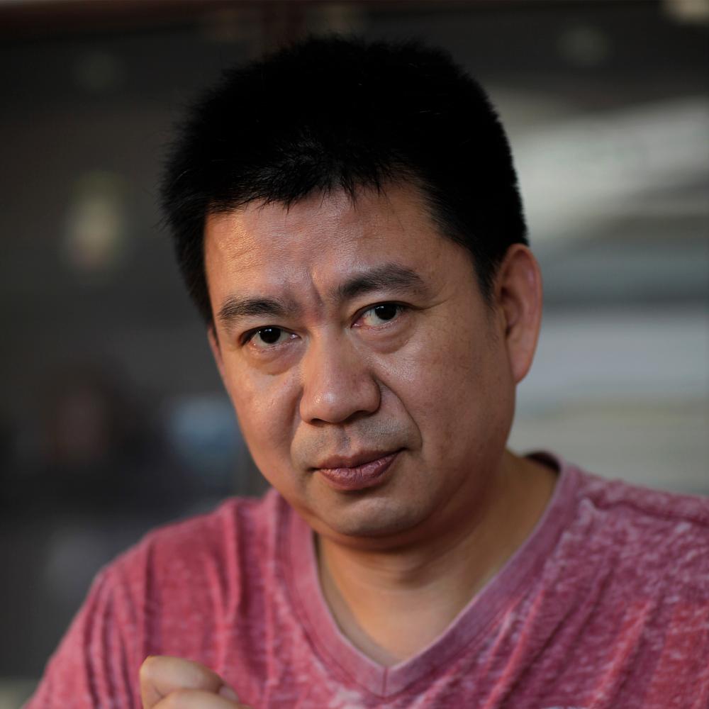 紫砂艺人杭锋，高级工艺美术师