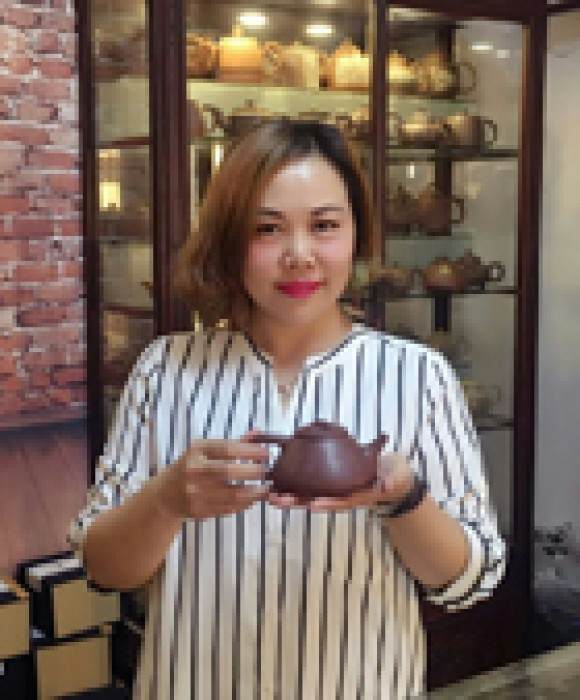 紫砂艺人林兰，高级工艺美术师