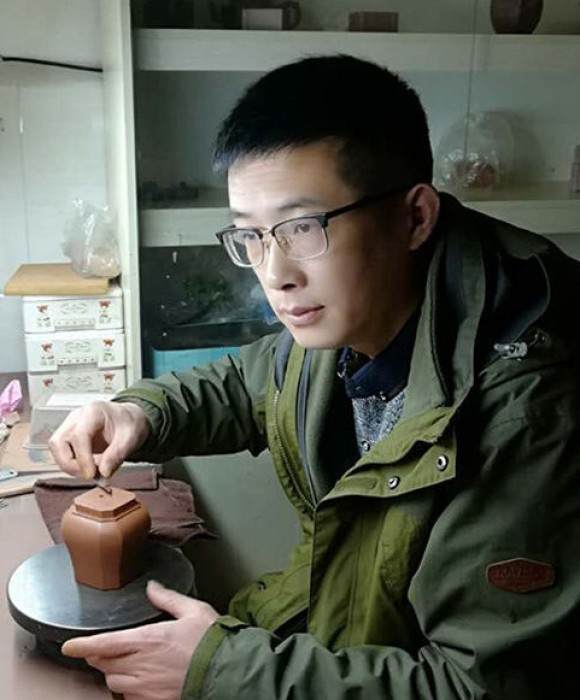 紫砂艺人林宣健，助理工艺美术师