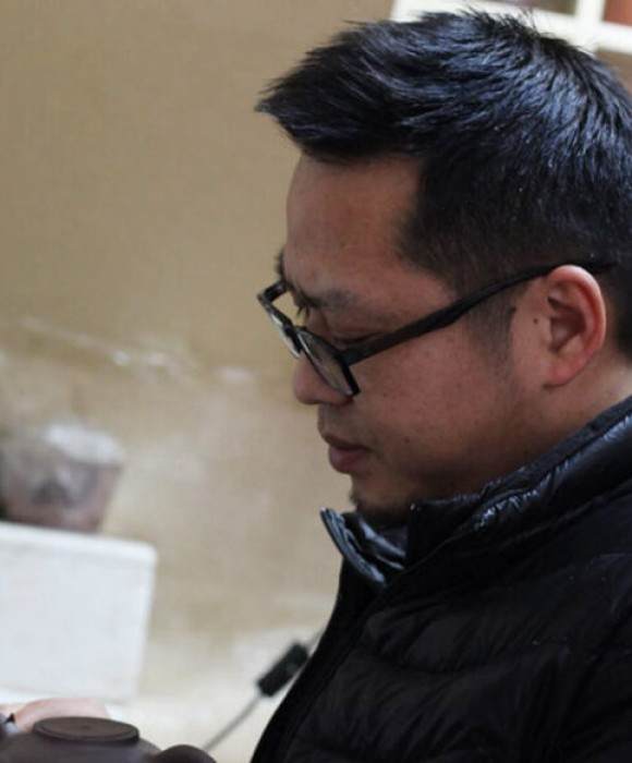 紫砂艺人林宣春，助理工艺美术师