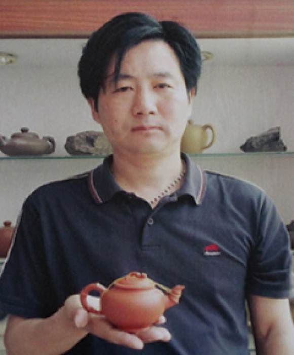紫砂艺人林宣松，助理工艺美术师