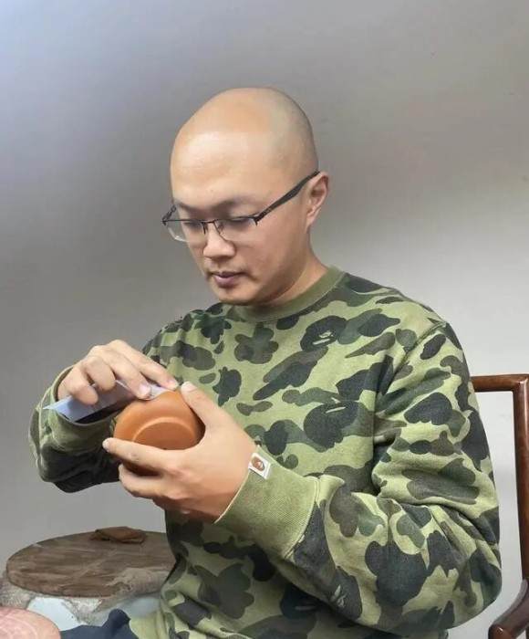 紫砂艺人林灿煌，工艺美术师