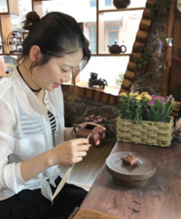 紫砂艺人林美芹，工艺美术师