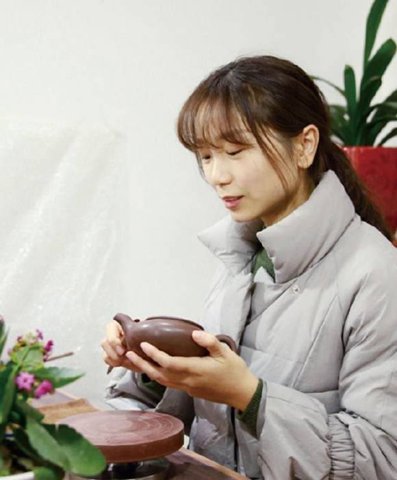 紫砂艺人林莹，工艺美术师