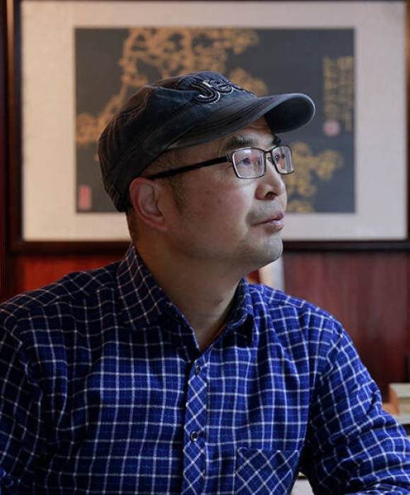 紫砂艺人欧为东，工艺美术师